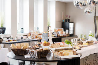 Kuvaoikeudet:: ©Erik Abel. All rights reserved. Breakfast buffet